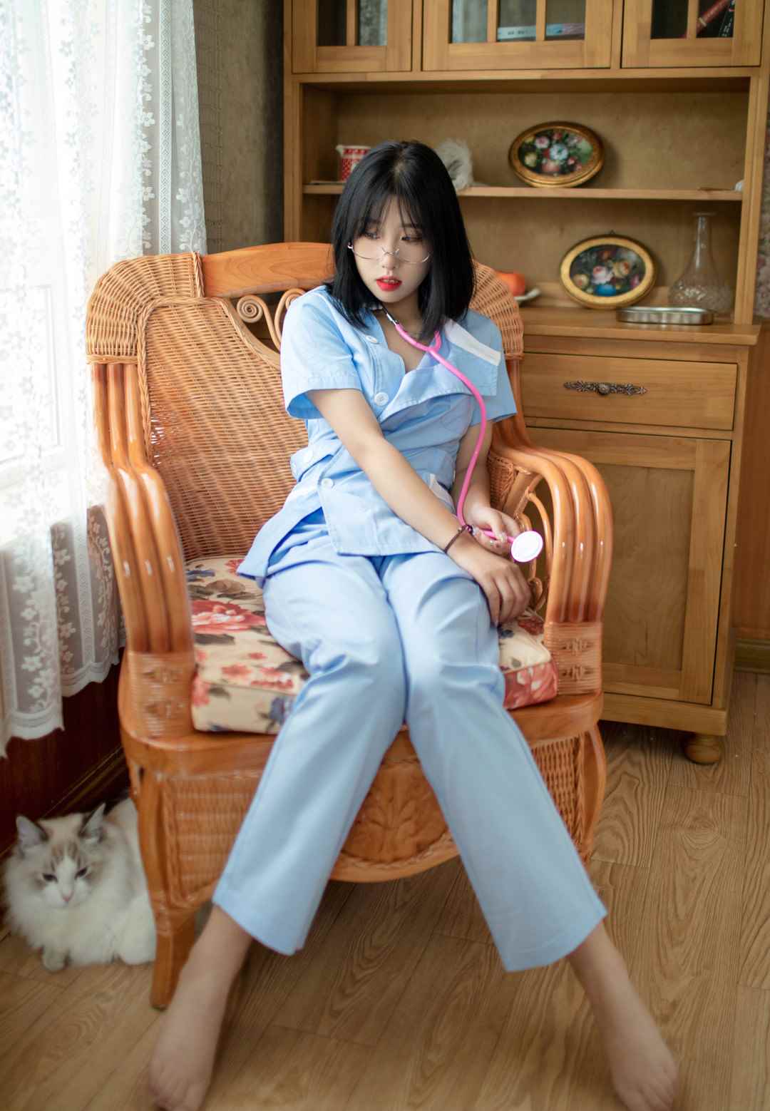 会拍照的咔咔美女写真图集打包下载11套142P 1GB-美了么